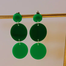 Load image into Gallery viewer, Chandelier Emerald Green Earrings 60s style vintage